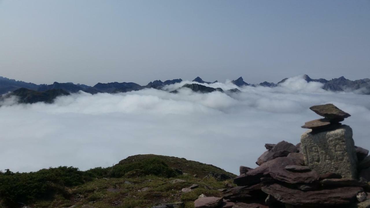 Gite De Montagne Du Plateau De Lhers- Accueil Randonneurs Accous Dış mekan fotoğraf